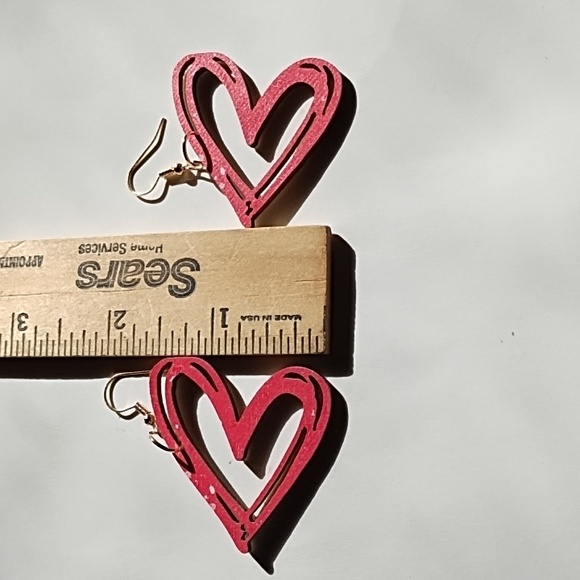 New Red Heart Earrings - Picture 4 of 5